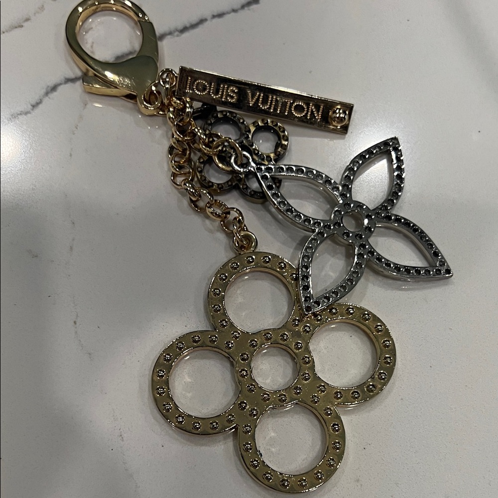 Louis Vuitton Gold and Silver Floral Key Holder